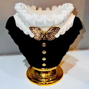 Bath& Body Works 2021- Madame Headless 3 Wick Candle Pedestal